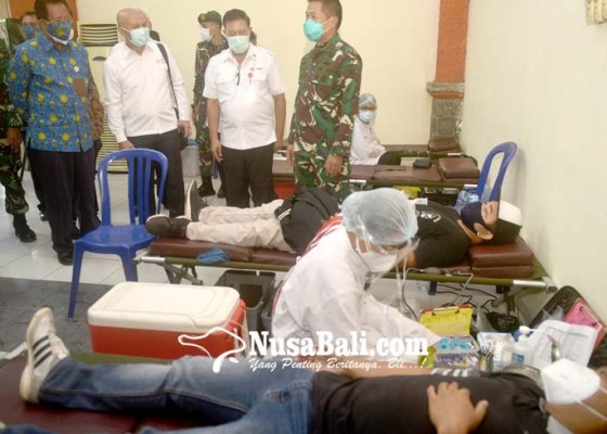 Nusabali.com - 15-prajurit-tni-dan-22-warga-sipil-sukarela-donor-plasma-konvalesen