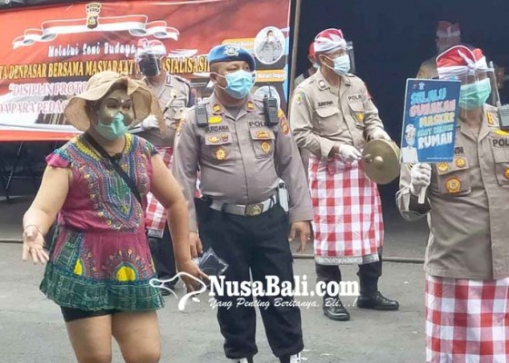 Nusabali.com - kapolresta-pimpin-sosialisasi-prokes-di-pasar-badung