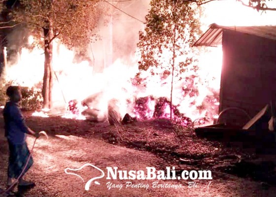 Nusabali.com - tempat-penyulingan-cengkih-di-kubutambahan-terbakar