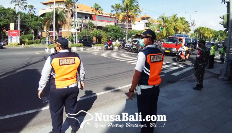 www.nusabali.com-razia-prokes-di-desa-sanur-kaja-8-orang-terjaring