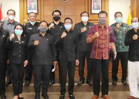 Nusabali.com - komisi-iii-dprd-badung-gelar-rakor-dengan-opd-dan-phri