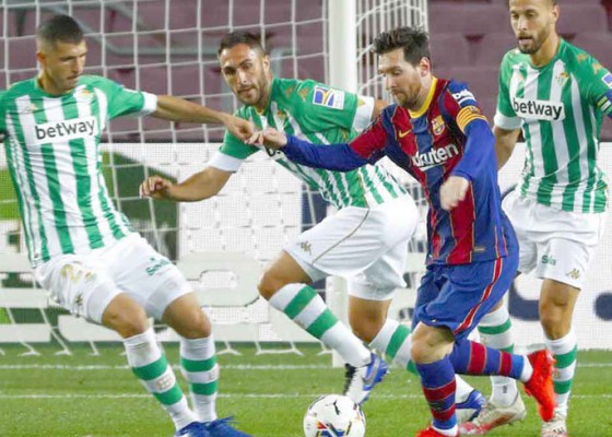 Nusabali.com - cetak-gol-open-play-messi-bantu-barcelona-gilas-betis