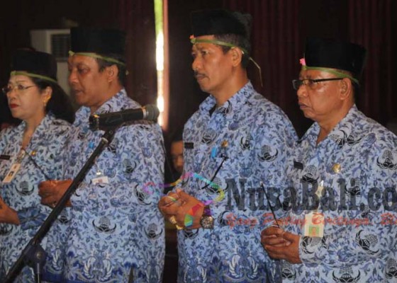 Nusabali.com - kasatpol-pp-karangasem-mendadak-dimutasi