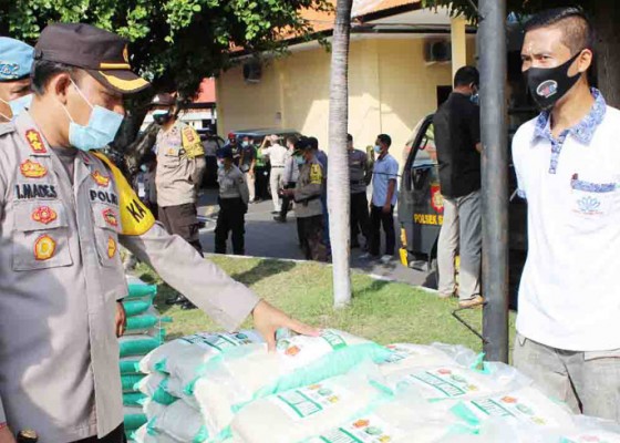 Nusabali.com - polres-buleleng-salurkan-bantuan-5-ton-beras