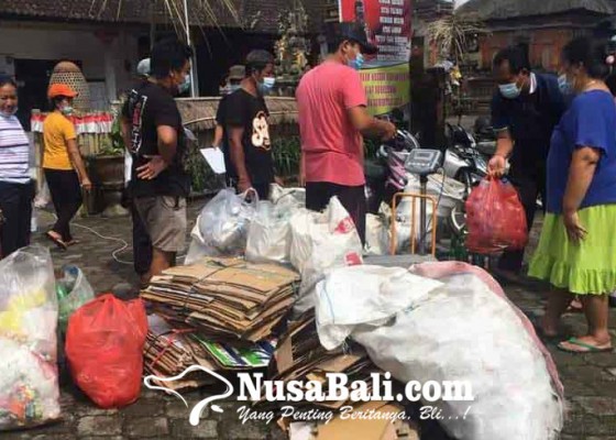 Nusabali.com - warga-desa-muncan-tukar-plastik-dengan-beras