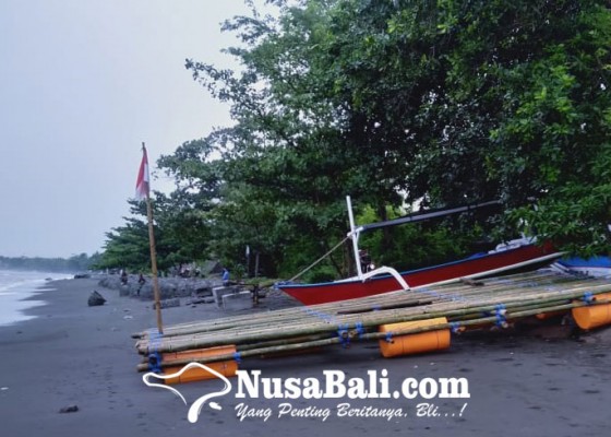 Nusabali.com - gelombang-terjang-pantai-penimbangan