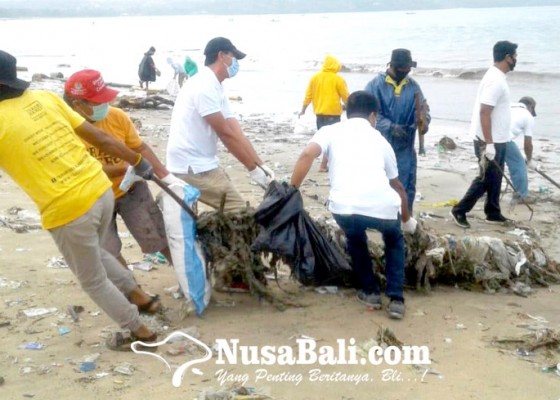 Nusabali.com - komponen-pariwisata-bersih-bersih-pantai-kedonganan