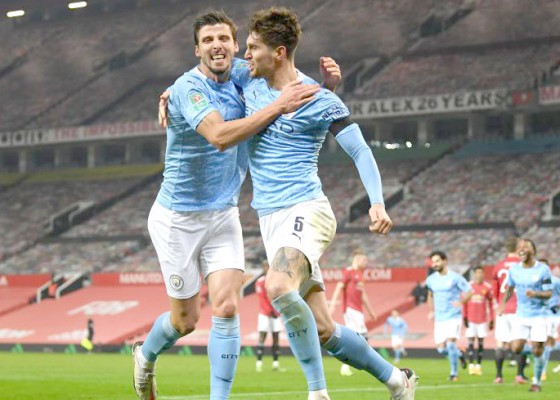 Nusabali.com - stones-dan-dias-dua-pilar-kokoh-benteng-mancity