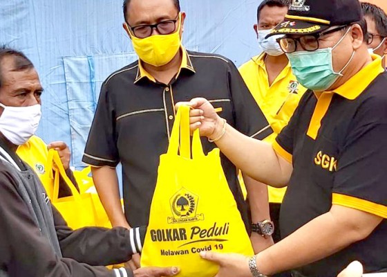 Nusabali.com - kader-golkar-turun-di-daerah-bencana-banjir-jembrana