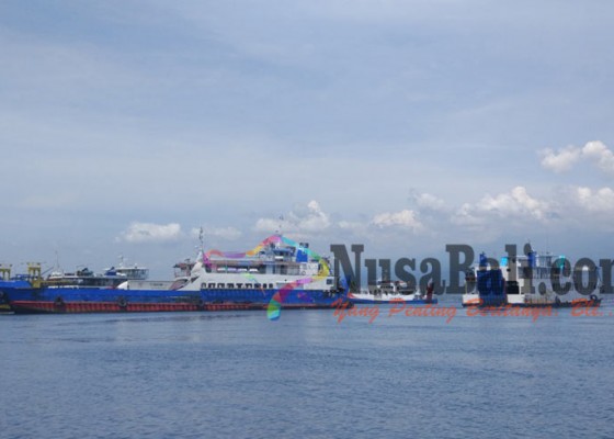 Nusabali.com - musim-hujan-penyeberangan-di-selat-bali-masih-aman