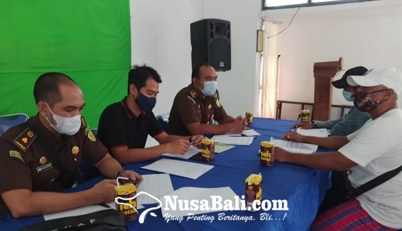 www.nusabali.com-dugaan-penyelewengan-di-lpd-desa-adat-ped-dilaporkan-ke-kejari-klungkung