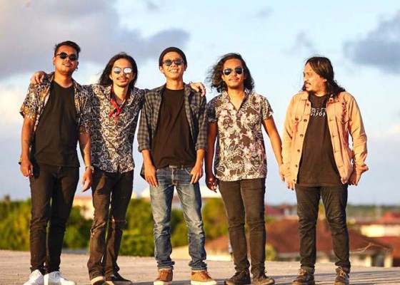 Nusabali.com - momen-hari-valentine-the-bardogs-rilis-single-sydney