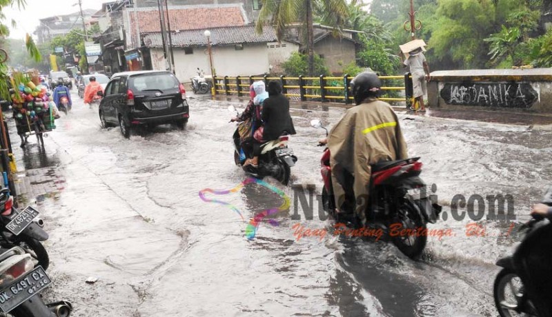 www.nusabali.com-hujan-lebat-denpasar-dikepung-banjir