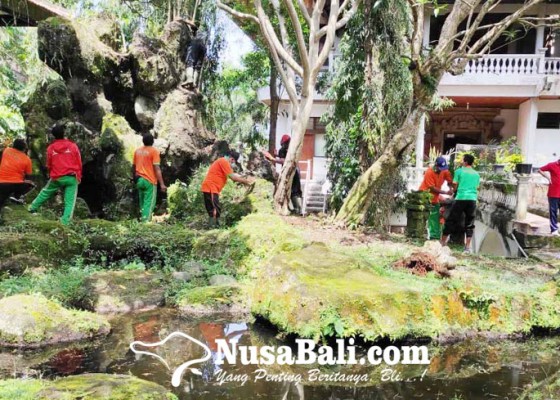 Nusabali.com - bupati-sedana-arta-instruksikan-pegawai-bersihkan-kantor