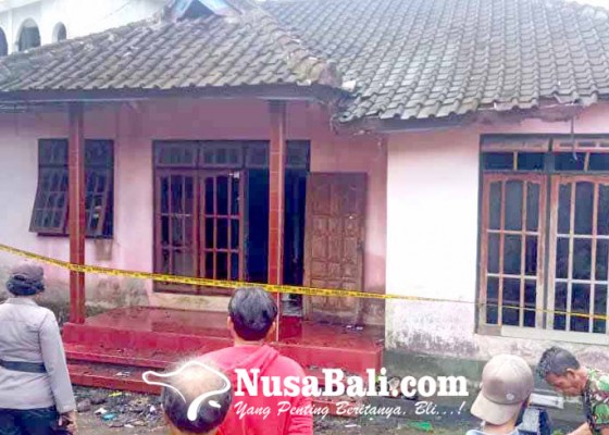 Nusabali.com - ditinggal-ke-pasar-rumah-terbakar