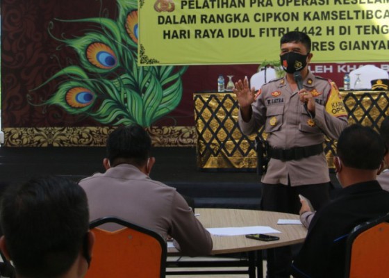 Nusabali.com - operasi-keselamatan-polres-gianyar-terjunkan-puluhan-personil