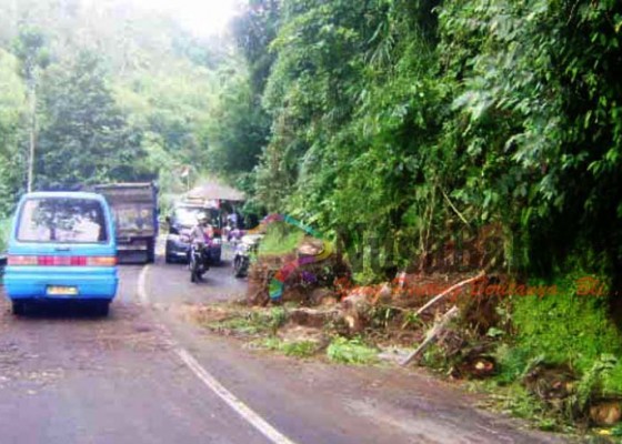 Nusabali.com - banjir-bandang-hantui-kawasan-lereng-gunung