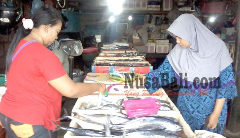 www.nusabali.com-nelayan-tak-melaut-harga-ikan-di-pasar-kedonganan-naik