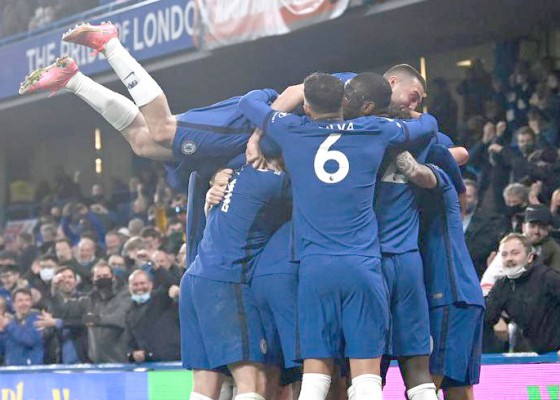 Nusabali.com - chelsea-amankan-empat-besar