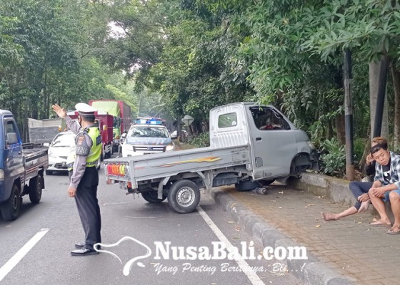 Nusabali.com - sopir-ngantuk-hantam-pick-up-dan-motor