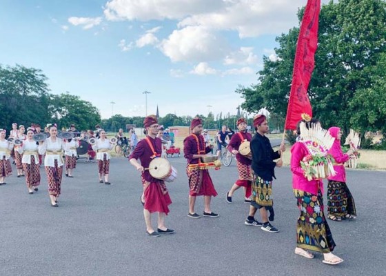 Nusabali.com - tarian-dan-gamelan-bali-meriahkan-festival-budaya-di-berlin