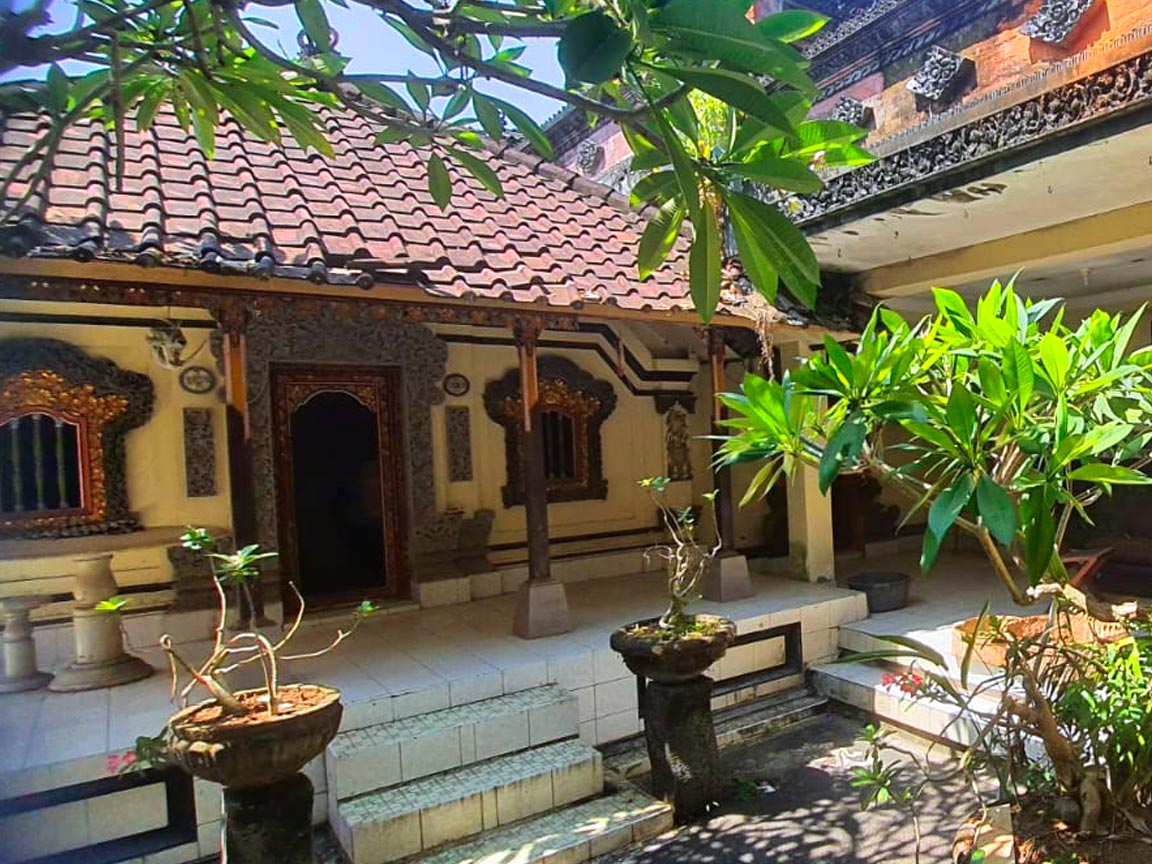 Dijual Rumah Bali Batubulan Cantik Bertingkat Siap Pakai Butuh Uang - Senggol Bali